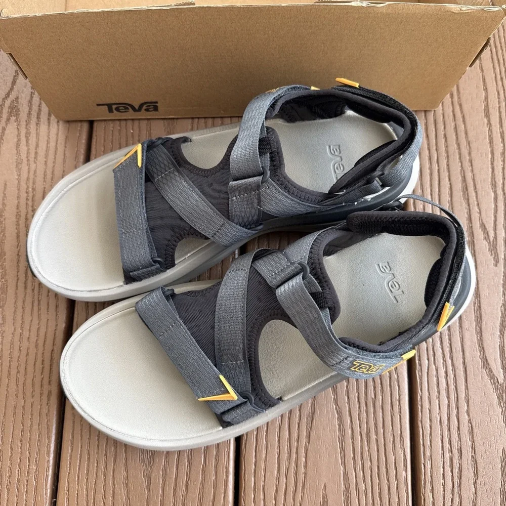 Teva Aventrail R2T Black/Sunflower Trail Running Sandal Mens US Size 10.5 New